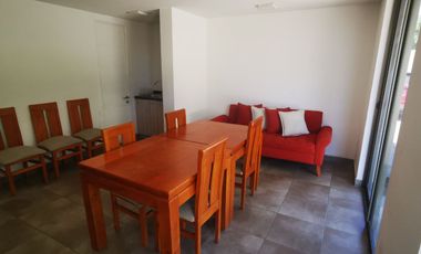 Lindo departamento 2 dormitorios 1 baño, con estacionamiento, en edificio de baja dencidad