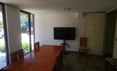 Lindo departamento 2 dormitorios 1 baño, con estacionamiento, en edificio de baja dencidad