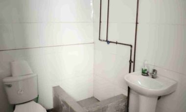 Local comercial de dos niveles con una superficie total de 280 m² útiles, ubicada en un entorno residencial y comercial. Dispone en una distribución dos niveles  para un mayor provecho.
Se encuentra a 5 minutos del  Metro Einstein, paraderos, Colegios, Supermercados, restaurant, Cafés, y  múltiples servicios, comercio y equipamiento en general, en un sector consolidado de la comuna de Recoleta. 

La propiedad consta de:

Primer nivel
 Local comercial.
 2 baños con 
 3 camaras de frio con 1 y 2 motores
 1 cocina
 1 oficina
 2 bodega
  
Segundo Nivel:
Sala amplia 
1 oficina
 1 baño
 2 bodega

 Te brindamos asesoría personalizada durante todo el proceso. Excelente oportunidad para inversionistas ACEPTAMOS CUALQUIER MEDIO DE PAGO.
Contáctanos para mayor información y agendamos visita.
¡NO DEJES PASAR ESTA GRAN OPORTUNIDAD!