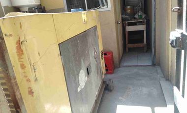 Local comercial de dos niveles con una superficie total de 280 m² útiles, ubicada en un entorno residencial y comercial. Dispone en una distribución dos niveles  para un mayor provecho.
Se encuentra a 5 minutos del  Metro Einstein, paraderos, Colegios, Supermercados, restaurant, Cafés, y  múltiples servicios, comercio y equipamiento en general, en un sector consolidado de la comuna de Recoleta. 

La propiedad consta de:

Primer nivel
 Local comercial.
 2 baños con 
 3 camaras de frio con 1 y 2 motores
 1 cocina
 1 oficina
 2 bodega
  
Segundo Nivel:
Sala amplia 
1 oficina
 1 baño
 2 bodega

 Te brindamos asesoría personalizada durante todo el proceso. Excelente oportunidad para inversionistas ACEPTAMOS CUALQUIER MEDIO DE PAGO.
Contáctanos para mayor información y agendamos visita.
¡NO DEJES PASAR ESTA GRAN OPORTUNIDAD!