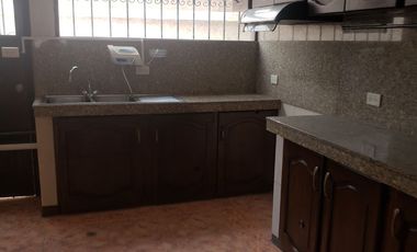 Departamento lujo planta baja – Zona estratégica Kennedy/Bakker/Real Audiencia/Parque Bicentenario, ExAeropuerto. Metro