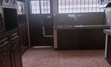 Departamento lujo planta baja – Zona estratégica Kennedy/Bakker/Real Audiencia/Parque Bicentenario, ExAeropuerto. Metro