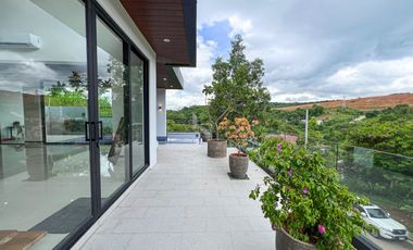 Luxurious Modern Tropical House and Lot For Sale in Sun Valley, Antipolo Rizal