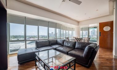 Spacious 3BR w/ Balcony & Panoramic Views – Hidalgo Place, Rockwell Makati