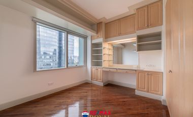 Spacious 3BR w/ Balcony & Panoramic Views – Hidalgo Place, Rockwell Makati