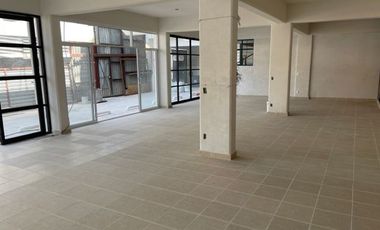 MAGNIFICO LOCAL COMERCIAL EN MINI PLAZA CON 4 CAJONES DE ESTACIONAMIENTO AL FRENTE 130 M2 NUEVO