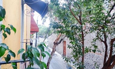 Departamento con Balcon Frances en Centro Historico a un costado de Claustro de Sor Juana.