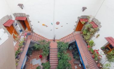 Departamento con Balcon Frances en Centro Historico a un costado de Claustro de Sor Juana.