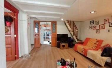 Departamento con Balcon Frances en Centro Historico a un costado de Claustro de Sor Juana.