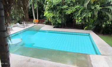 Hotel -casa en venta en  fraccionamiento club de golf Santa Fe, Morelos- 7 recamaras, 13 baños completos