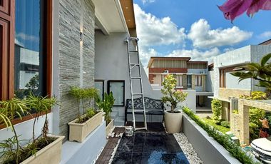 RUMAH FULL FURNISH DI CLUSTER EKSKLUSIF DALAM RINGROAD DEKAT JALAN RAYA GEDONG KUNING.