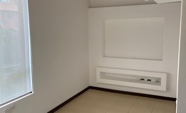 CASA DE RENTA O VENTA CUMBAYA SECTOR EL RESERVORIO CERCA A LA UNIVERSIDAD SAN FRANCISCO DE QUITO