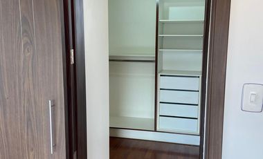 CASA DE RENTA O VENTA CUMBAYA SECTOR EL RESERVORIO CERCA A LA UNIVERSIDAD SAN FRANCISCO DE QUITO