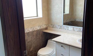 CASA DE RENTA O VENTA CUMBAYA SECTOR EL RESERVORIO CERCA A LA UNIVERSIDAD SAN FRANCISCO DE QUITO