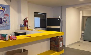 PLAZA LOS NOGALES SOBRE AVENIDA LOS NOGALES 2 LOCALES JUNTOS EN ESQUINA