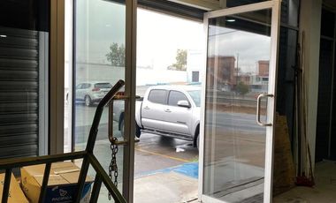 PLAZA LOS NOGALES SOBRE AVENIDA LOS NOGALES 2 LOCALES JUNTOS EN ESQUINA