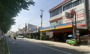 DIJUAL RUANG USAHA 3 LANTAI STRATEGIS DEPAN KAMPUS UPN SETURAN SLEMAN YOGYA