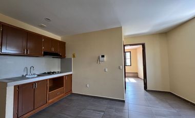 Renta de Oficinas en planta alta sobre Av. Solidaridad, en la colonia Molino de Parras, a unos minutos de Calzada La Huerta y el Monumento  L Cárdenas