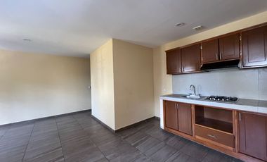 Renta de Oficinas en planta alta sobre Av. Solidaridad, en la colonia Molino de Parras, a unos minutos de Calzada La Huerta y el Monumento  L Cárdenas