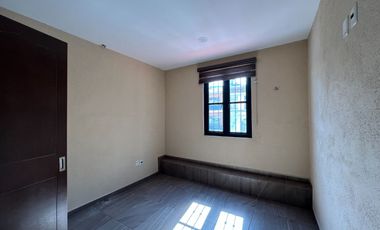 Renta de Oficinas en planta alta sobre Av. Solidaridad, en la colonia Molino de Parras, a unos minutos de Calzada La Huerta y el Monumento  L Cárdenas