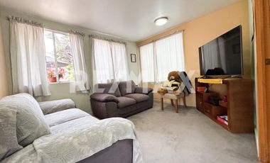 Casa en venta en Jesús del Monte, Cuajimalpa, CDMX. Con 2 recamaras, 3 baños y servicios básicos.