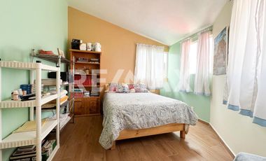 Casa en venta en Jesús del Monte, Cuajimalpa, CDMX. Con 2 recamaras, 3 baños y servicios básicos.