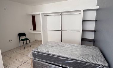 Renta cuarto con baño y servicios. Col. Lagunela. Laguna de San Baltazar.