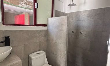 Renta cuarto con baño y servicios. Col. Lagunela. Laguna de San Baltazar.