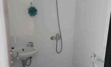 Di Kontrakan Rumah 2 Lantai 3 Kamar Tidur di Kawasan KIIC Karawang.