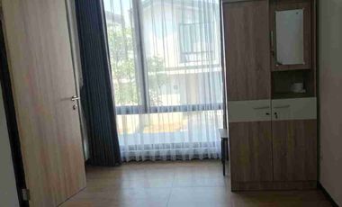 Di Kontrakan Rumah 2 Lantai 3 Kamar Tidur di Kawasan KIIC Karawang.