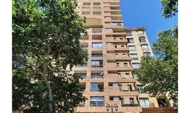 Departamento amplio 3 dorm. , Calle Club Hípico 1240.