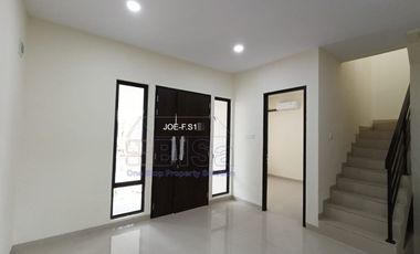 Rumah 2 Lantai Mitra Raya Evergreen Batam Centre