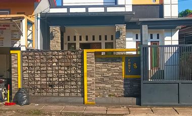 JUAL RUMAH DAN 2 RUKO