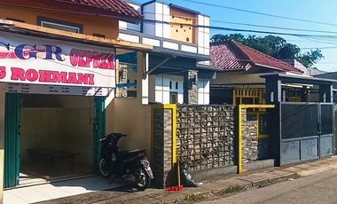 JUAL RUMAH DAN 2 RUKO