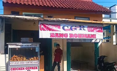 JUAL RUMAH DAN 2 RUKO