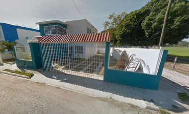 CASA EN VENTA EN C. GAVILAN, FRACC. PARAISO SALAGUA, MANZANILLO, COLIMA