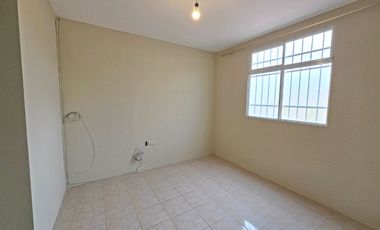 Alquiler de Casa de 2 Pisos y 3 Dormitorios con anaqueles y closets - Villa Bonita Etapa 5 Exterior, Vía a Daule