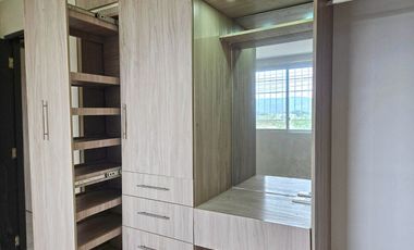 Alquiler de Casa de 2 Pisos y 3 Dormitorios con anaqueles y closets - Villa Bonita Etapa 5 Exterior, Vía a Daule