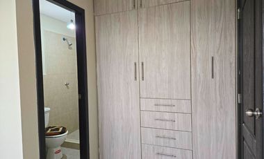 Alquiler de Casa de 2 Pisos y 3 Dormitorios con anaqueles y closets - Villa Bonita Etapa 5 Exterior, Vía a Daule