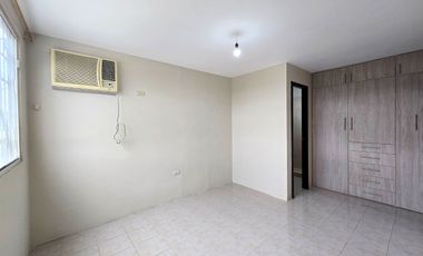 Alquiler de Casa de 2 Pisos y 3 Dormitorios con anaqueles y closets - Villa Bonita Etapa 5 Exterior, Vía a Daule