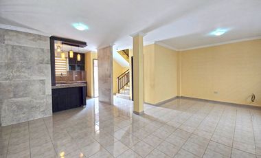 Alquiler de Casa de 2 Pisos y 3 Dormitorios con anaqueles y closets - Villa Bonita Etapa 5 Exterior, Vía a Daule