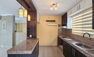 Alquiler de Casa de 2 Pisos y 3 Dormitorios con anaqueles y closets - Villa Bonita Etapa 5 Exterior, Vía a Daule