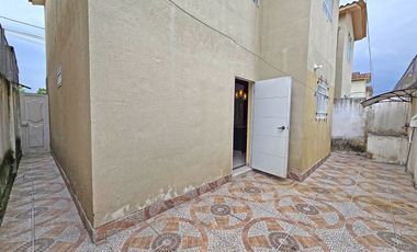 Alquiler de Casa de 2 Pisos y 3 Dormitorios con anaqueles y closets - Villa Bonita Etapa 5 Exterior, Vía a Daule