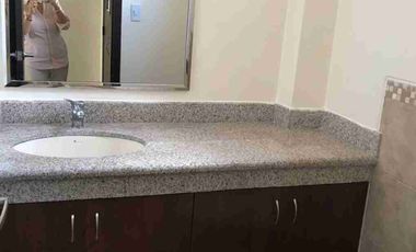 SE ALQUILA LINDA VILLA EN BOSQUES DE LA COSTA.