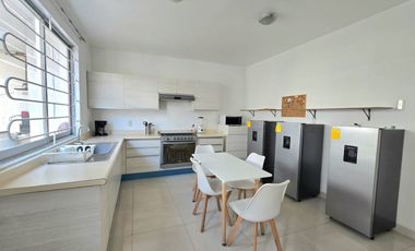 CASA EN RENTA AMUEBLADA DE 7 RECAMARAS EN COL. REFORMA