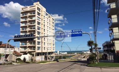 Chalet sobre terreno propio a 100m del mar, zonificacion C2 (10 pisos) ideal para inversionistas