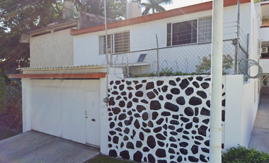 CASA DE ESTILO MODERNO EN VENTA EN CUAUTLIXCO, CUAUTLA, MOR. REMATE BANCARIO EN EXCELENTE UBICACIÓN.