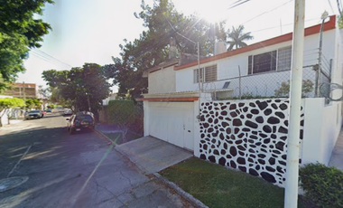 CASA DE ESTILO MODERNO EN VENTA EN CUAUTLIXCO, CUAUTLA, MOR. REMATE BANCARIO EN EXCELENTE UBICACIÓN.