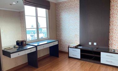 Double Balcony, Apartement Frenchwalk Di Kelapa Gading Jakarta Utara