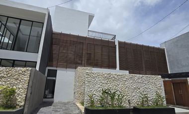 Dijual Villa Eksklusif di Cluster Elite Nusa dua